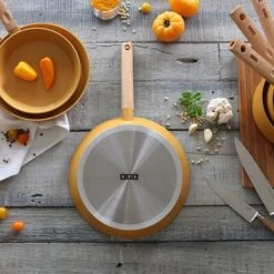 Poêle Ector Induction Aluminium Revêtu Manche En Bois 24 Cm Jaune -Cuisine Ustensiles Boutique 108006 2 1 Poele Ector induction aluminium revetu manche en bois 24 cm jaune Ogo