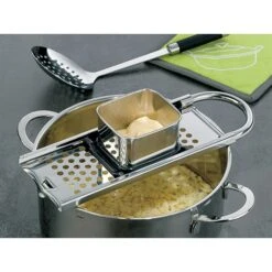 Mandoline à Spaetzle Courts 9 Mandoline à Spaetzle Courts -Cuisine Ustensiles Boutique 478028 3 2 Mandoline a spaetzle courts Kela