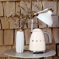 Smeg Bouilloire Crème 1,7 L 2400 W KLF03CREU -Cuisine Ustensiles Boutique 702065 2 1 Bouilloire creme 1 7 L 2400 W KLF03CREU Smeg